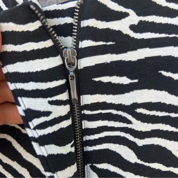 Chicos Zebra black white woven canvas tapestry blazer jacket Zipper front Size 0 - Picture 3 of 7